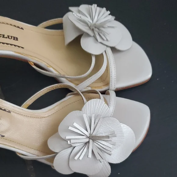 Figaro Club Ivory Floral Mid-Heel Slide Sandals With Heels Sz 5.5 Feminine Cute - Picture 3 of 11